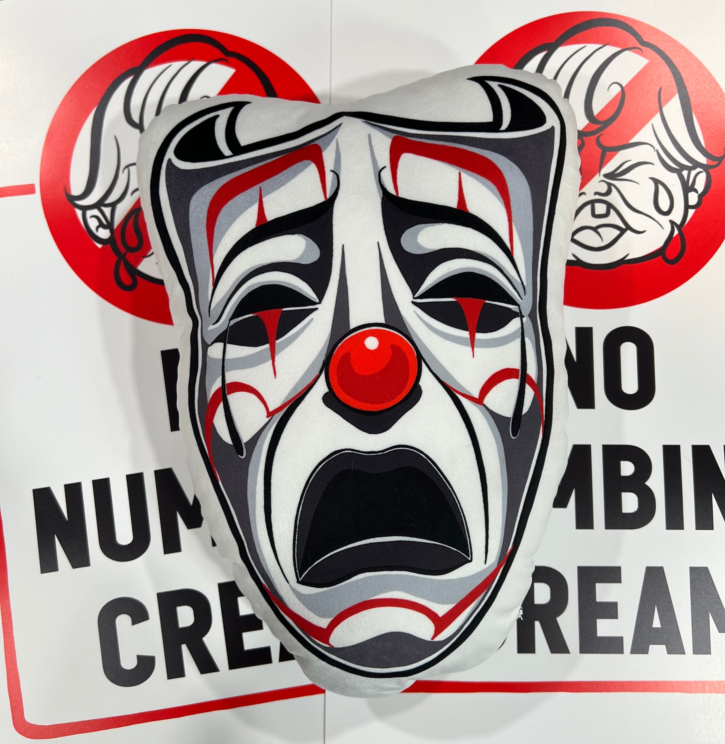 Tattoo Club Box “Smile Now Hurt Later”