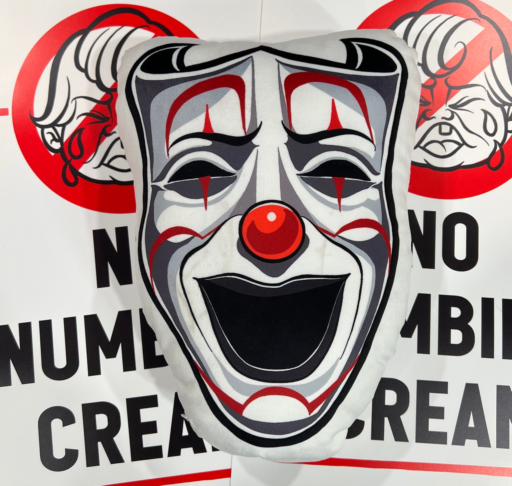 Tattoo Club Box “Smile Now Hurt Later”