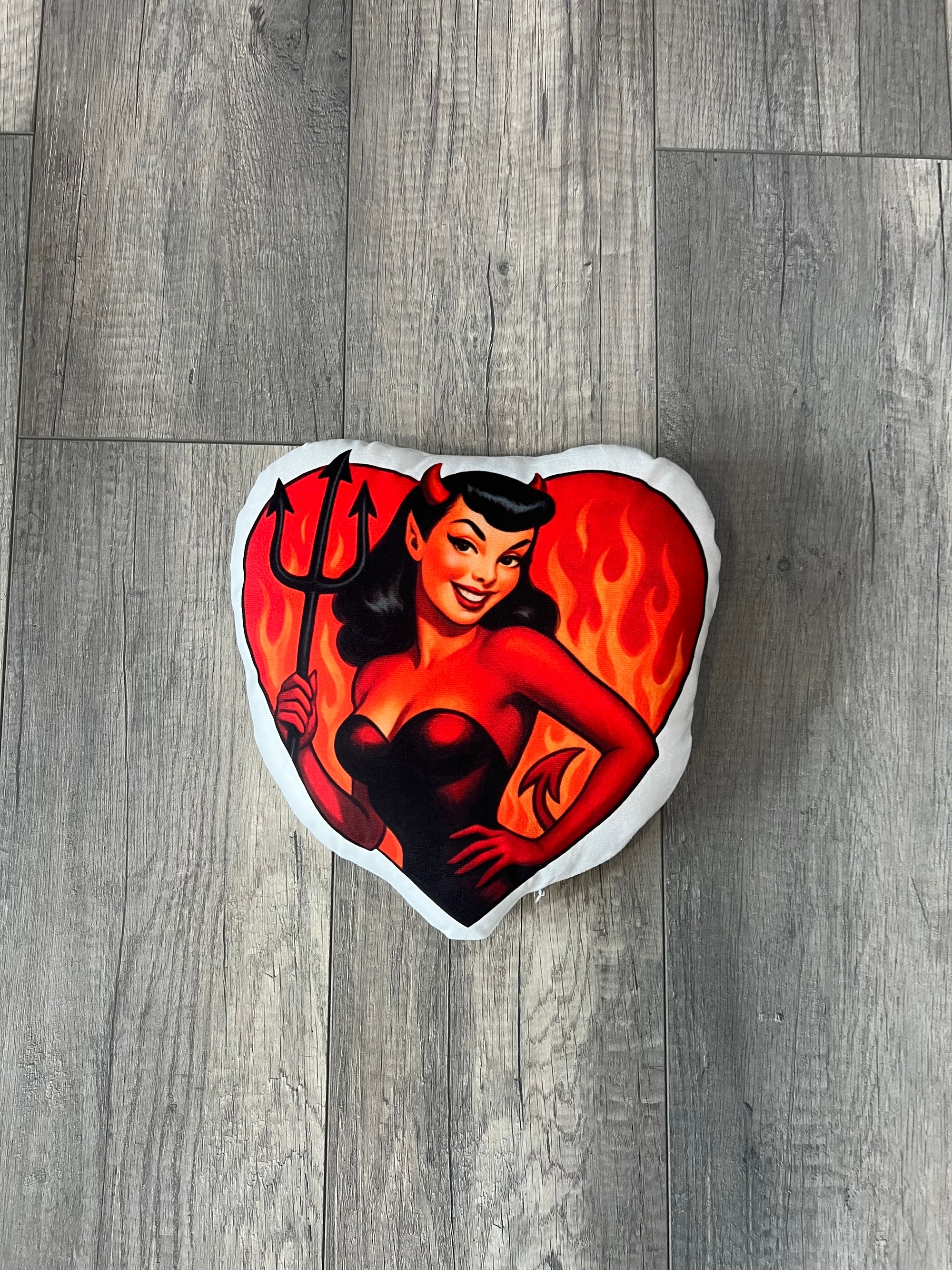 Tattoo Club Box “Devil in Disguise”